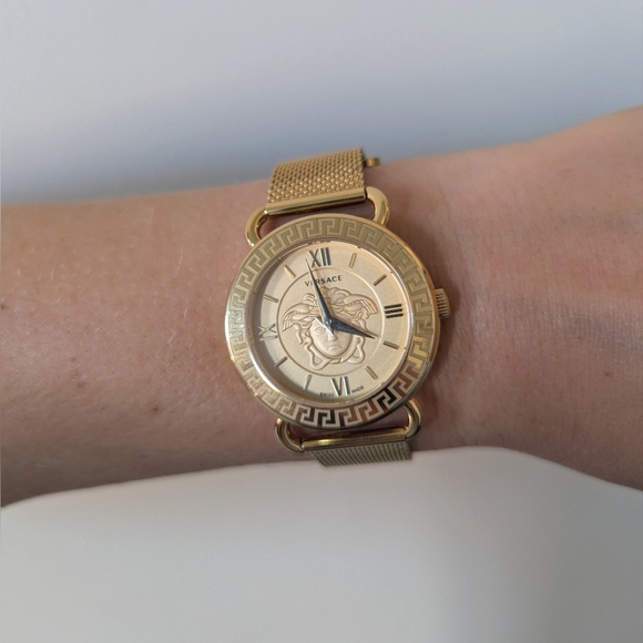 Versace Gold Medusa Gold Mesh Watch 36mm - Picture 7 of 7